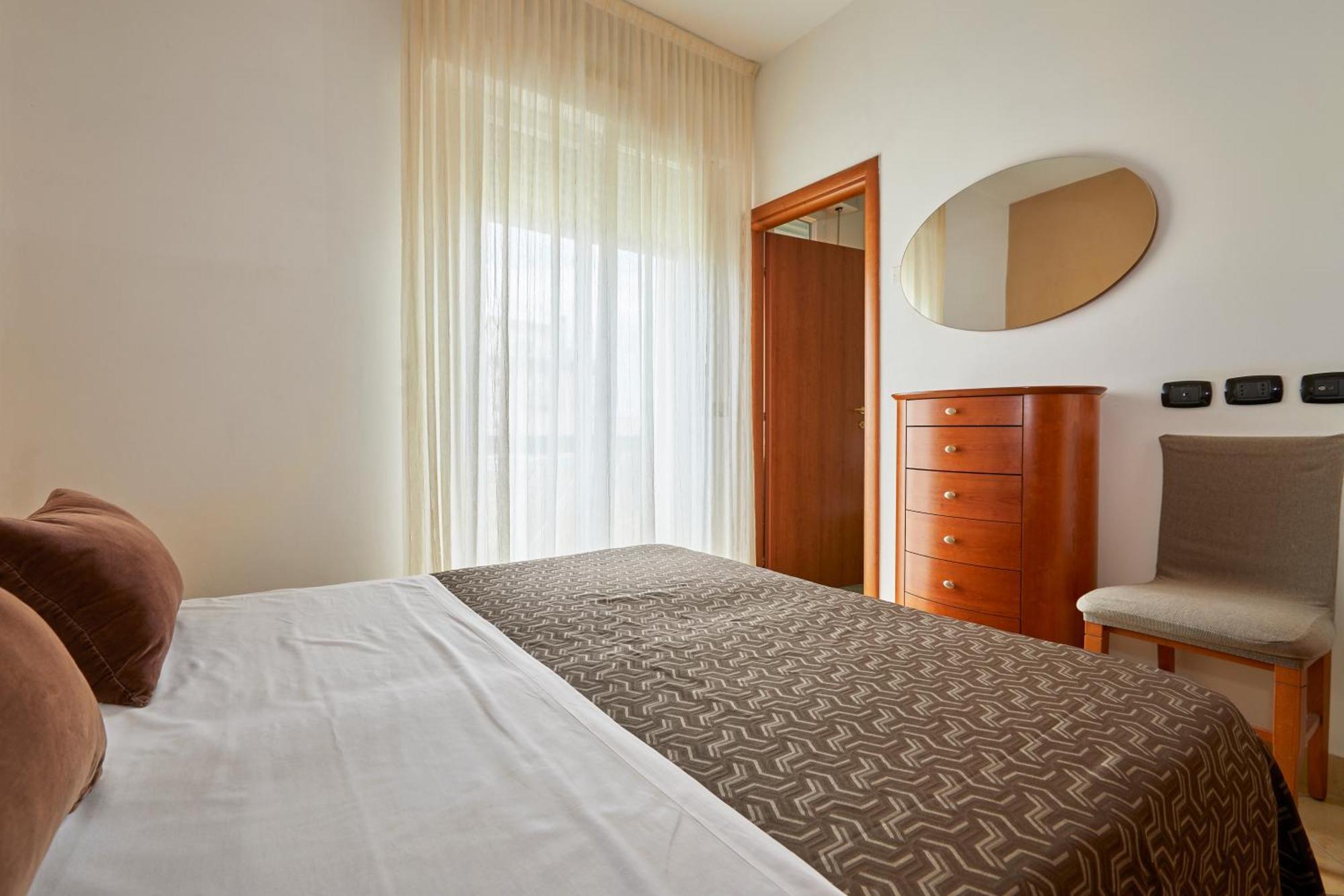 Residence Fellini Rimini Bagian luar foto