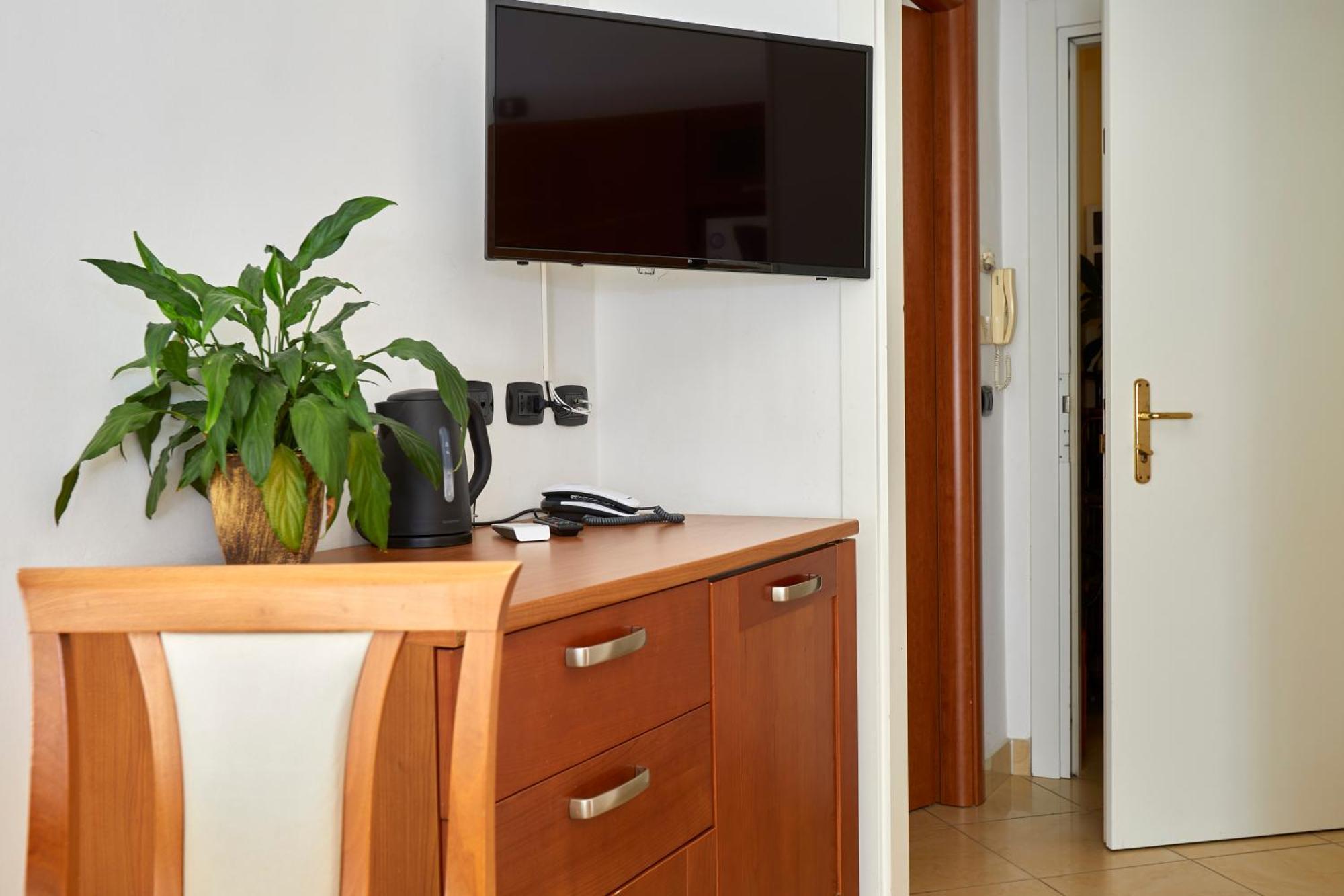 Residence Fellini Rimini Bagian luar foto
