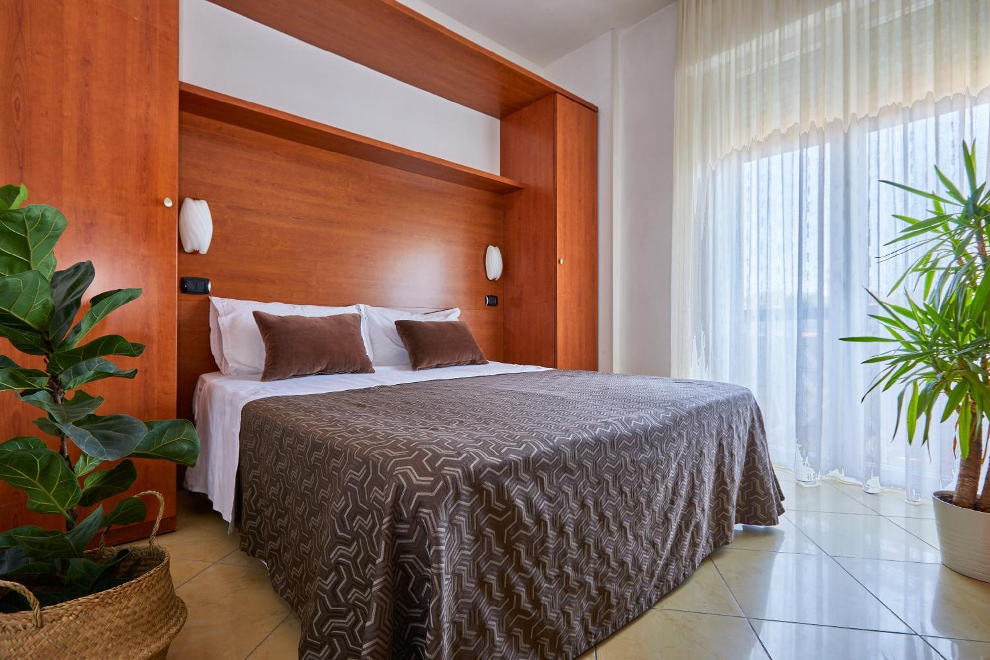 Residence Fellini Rimini Bagian luar foto