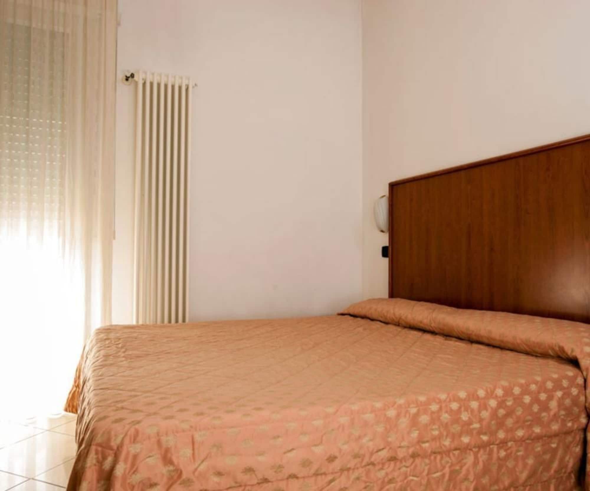 Residence Fellini Rimini Bagian luar foto